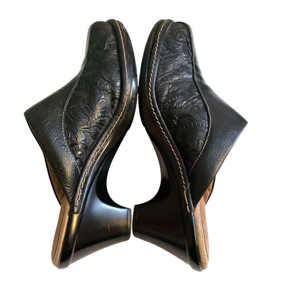 Sofft Mules Shoes 7M Black Leather Floral Embossed Heels Slip On Bicycle Toe - Picture 14 of 16